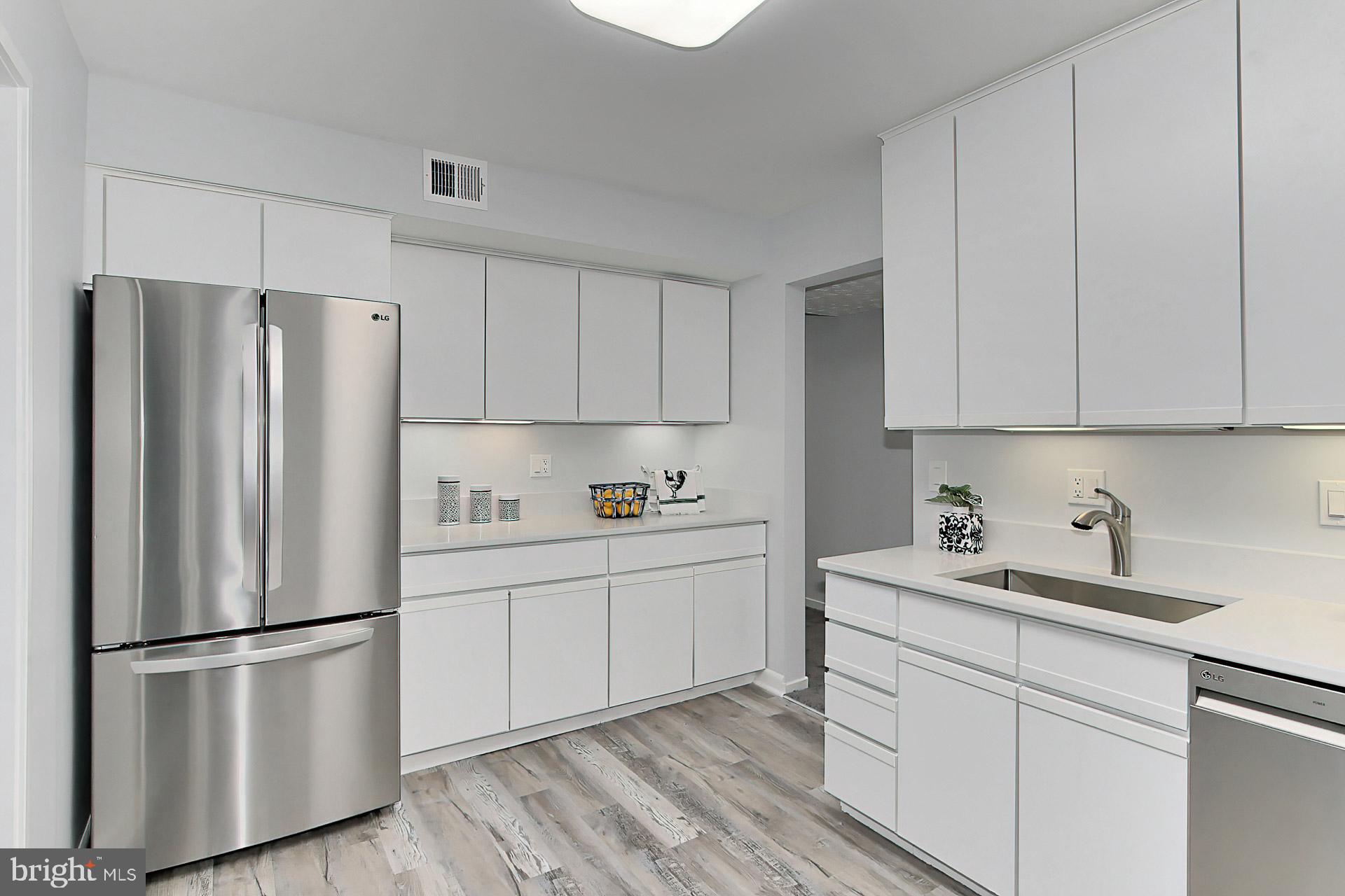 1631 Parkcrest Circle, Unit 300 Reston, VA 20190 - Photo 18 of 38