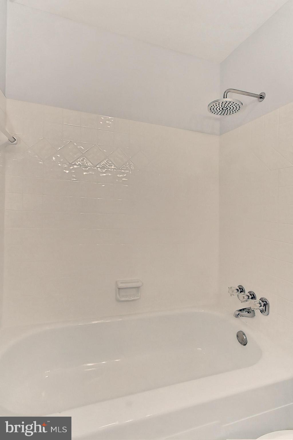 1631 Parkcrest Circle, Unit 300 Reston, VA 20190 - Photo 25 of 38