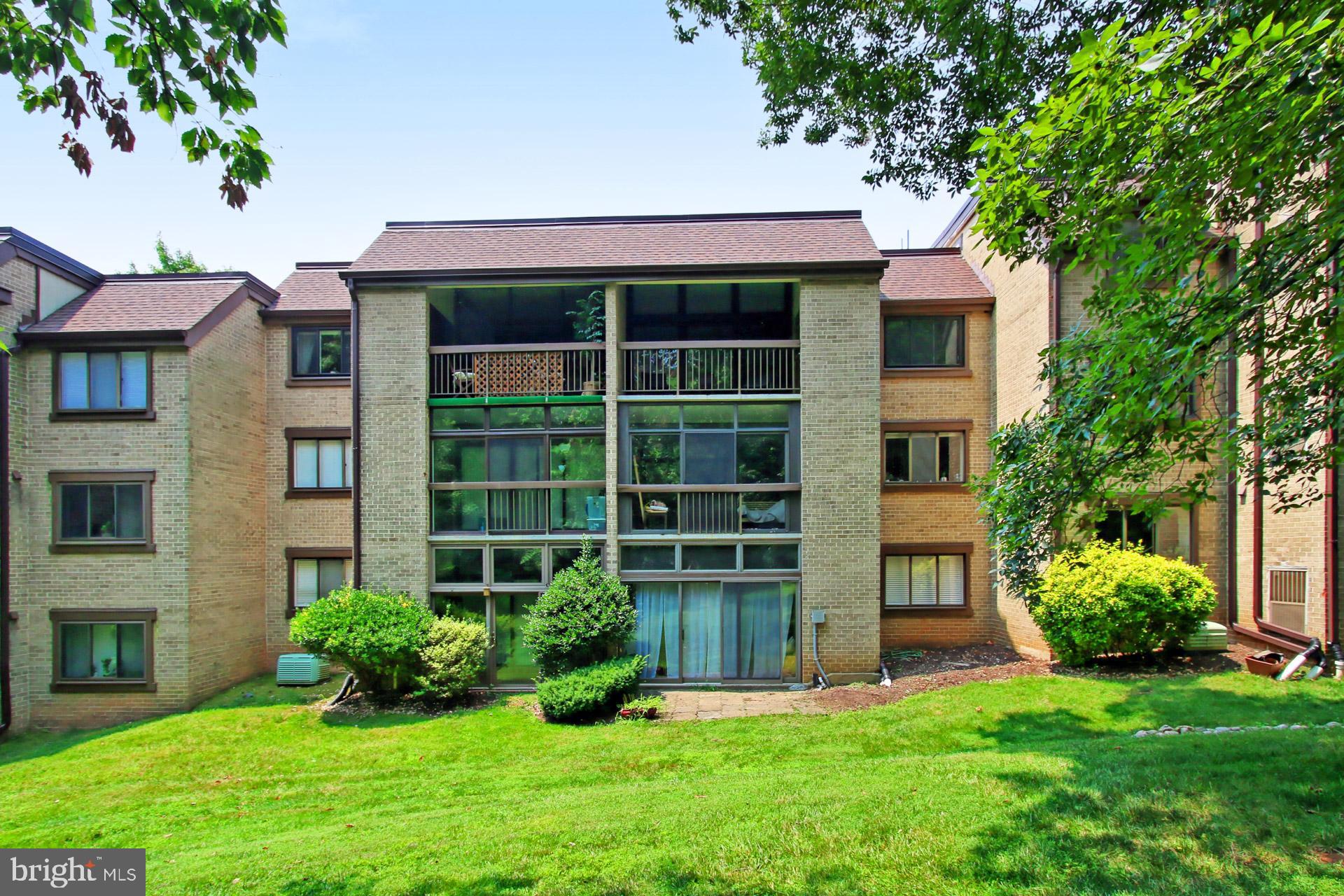 1631 Parkcrest Circle, Unit 300 Reston, VA 20190 - Photo 34 of 38