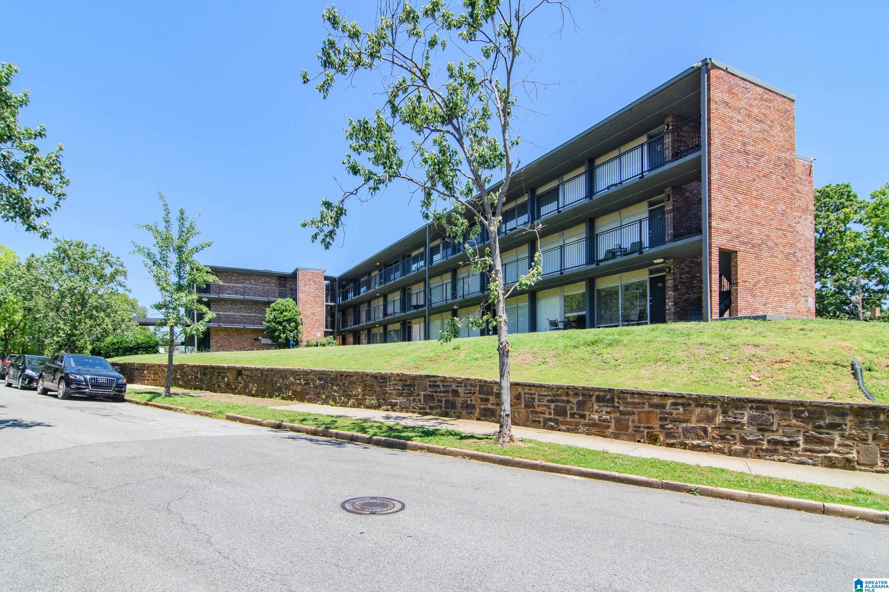 2990 Rhodes Circle South, Unit 122 Birmingham, AL 35205 - Photo 12 of 19