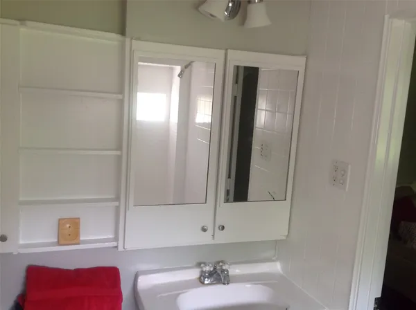 $1,899 | 7427 Tanager Street, Houston, TX 77074