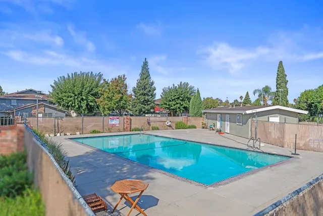 $207,000 | 4521 Greenholme Drive, Unit 4, Sacramento, CA 95842