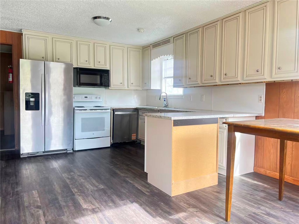 11047 North Dowling Road College Station, TX 77845 - Photo 9 of 23