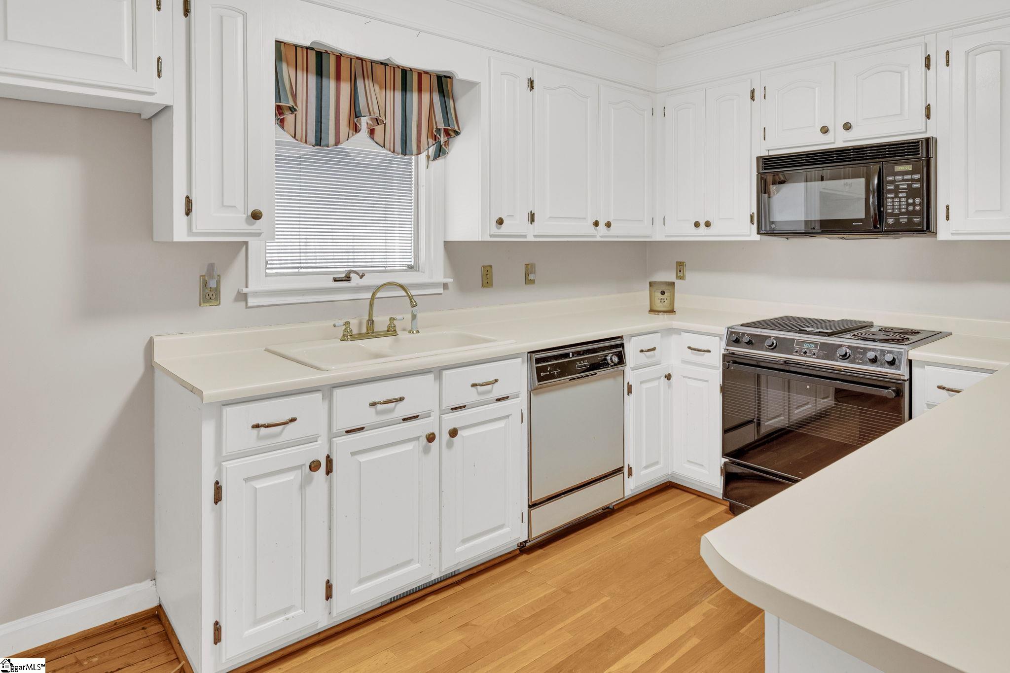 1142 Fox Squirrel Ridge Road Pickens, SC 29671 - Photo 12 of 50 Gallery Image 12