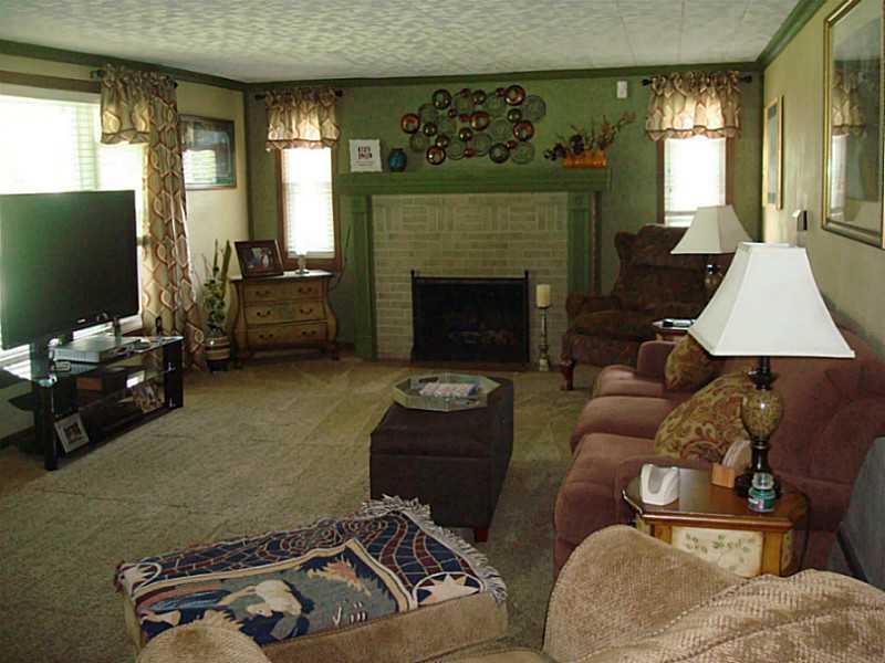 2725 East Thompson Road Indianapolis, IN 46227 - Photo 4 of 16 Gallery Image 4