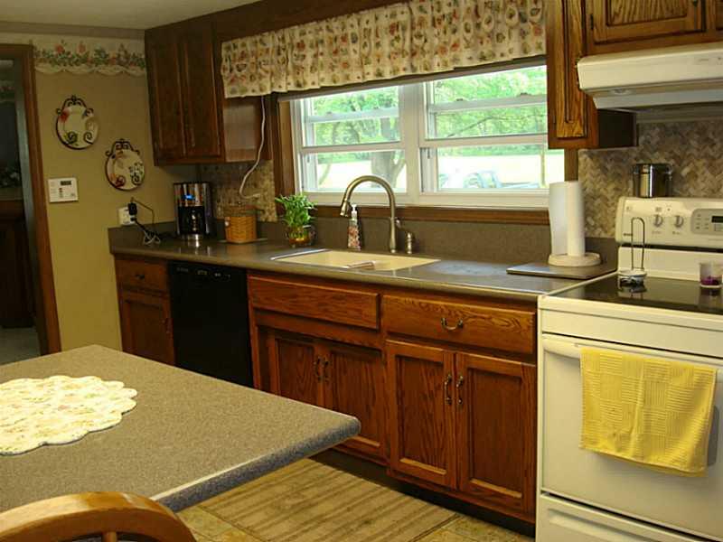 2725 East Thompson Road Indianapolis, IN 46227 - Photo 5 of 16 Gallery Image 5