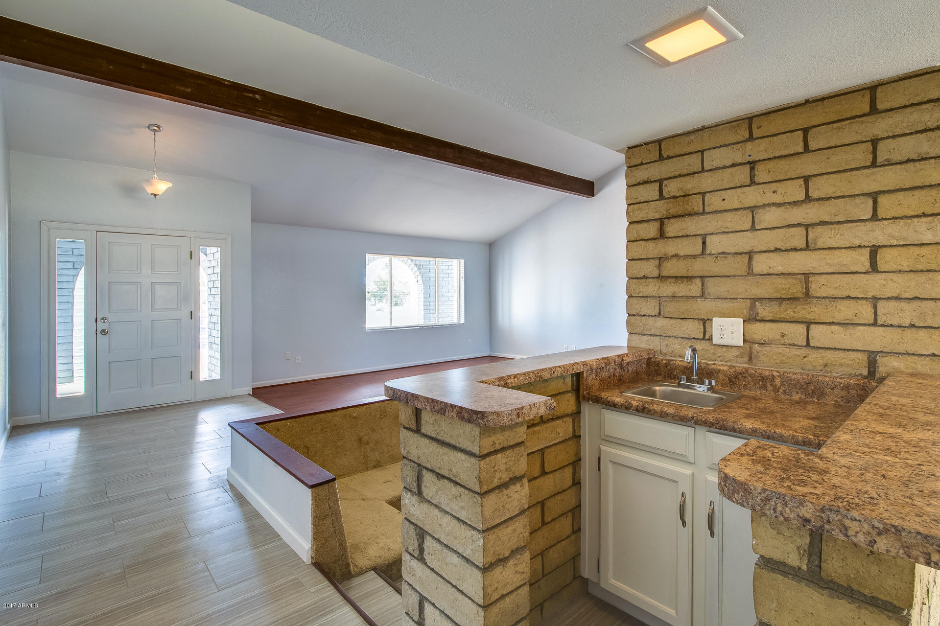 3102 West Greenway Road Phoenix, AZ 85053 - Photo 7 of 28 3102 W Greenway Rd 7