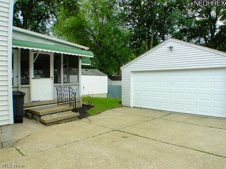 1626 Fairfax Road Akron, OH 44313 - Photo 9 of 25 Gallery Image 9