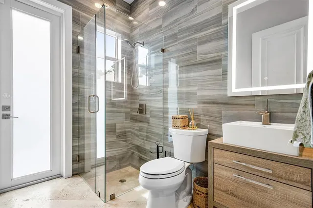 $2,095,000 | 6599 Northwest 33rd Avenue, Boca Raton, FL 33496