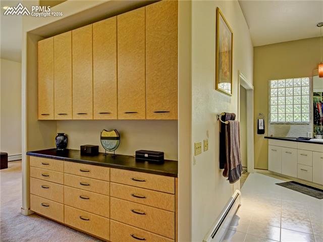 8358 Bannock Road Larkspur, CO 80118 - Photo 19 of 35 Gallery Image 19