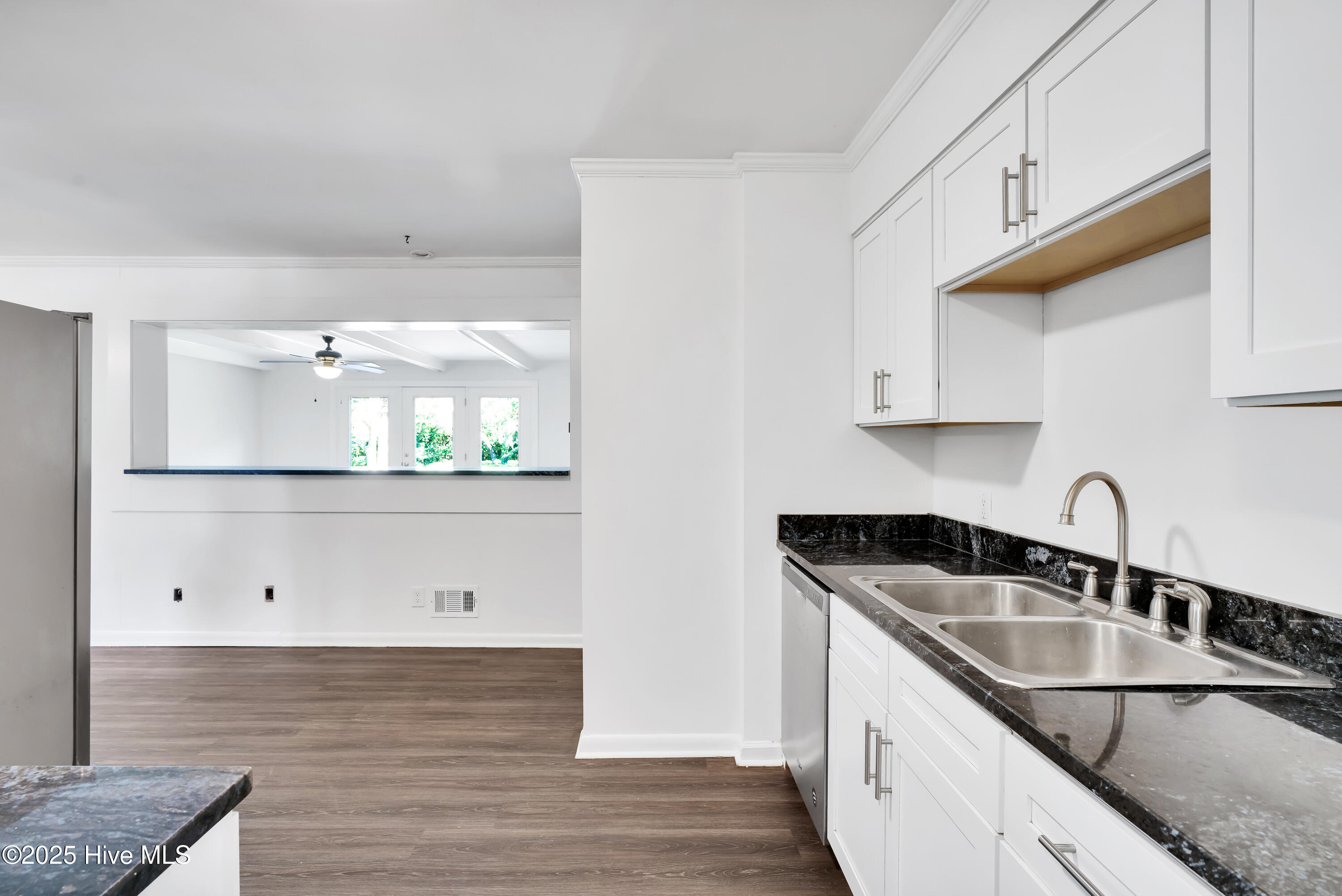 115 Ridgeway Drive Wilmington, NC 28409 - Photo 6 of 37 115RidgewayDrive-6