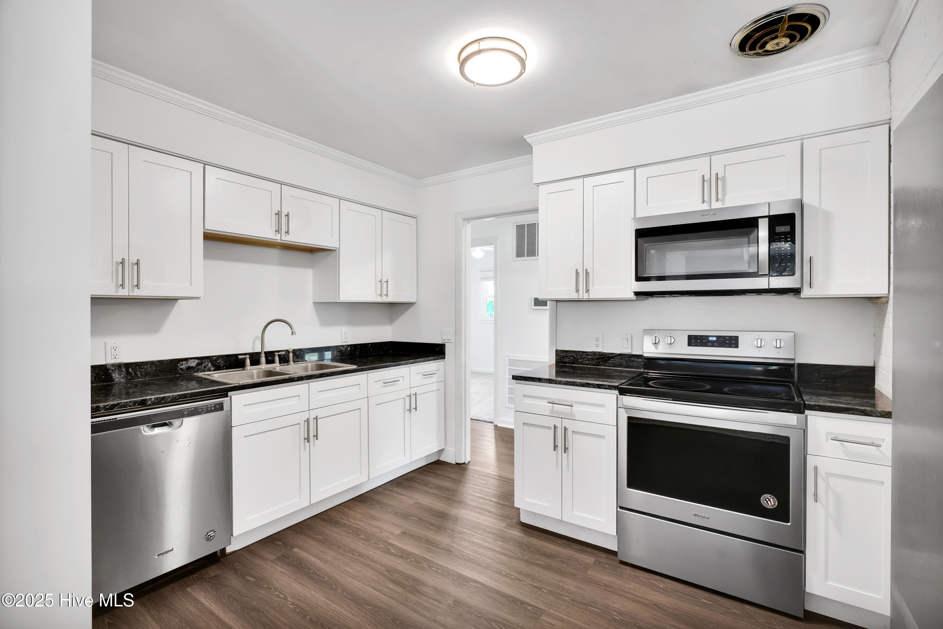 115 Ridgeway Drive Wilmington, NC 28409 - Photo 8 of 37 115RidgewayDrive-8