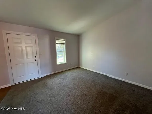 $1,200 | 2548 Flint Drive, Wilmington, NC 28401