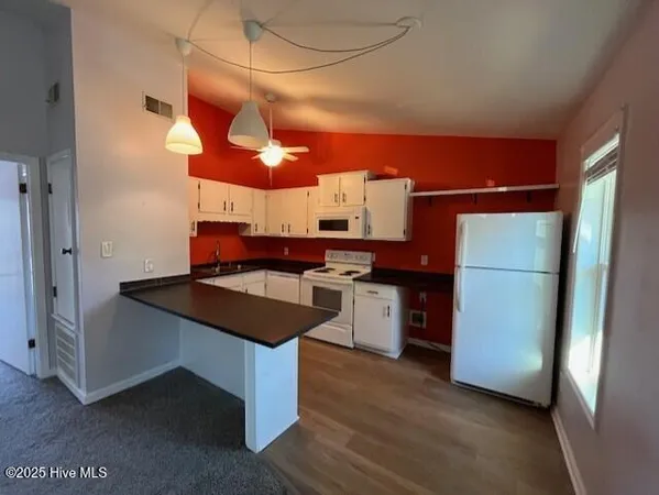 $1,200 | 2548 Flint Drive, Wilmington, NC 28401