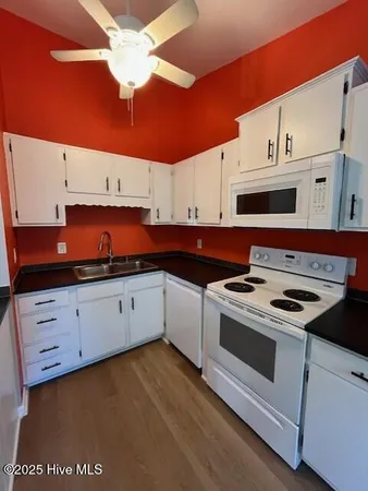 $1,200 | 2548 Flint Drive, Wilmington, NC 28401