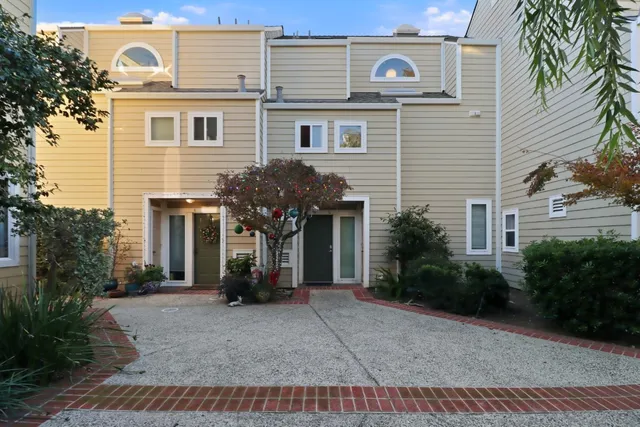 $998,000 | 833 South San Tomas Aquino Road, Unit L, Campbell, CA 95008