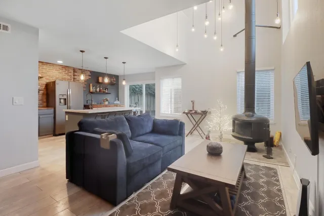 $998,000 | 833 South San Tomas Aquino Road, Unit L, Campbell, CA 95008