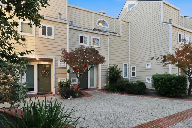 $998,000 | 833 South San Tomas Aquino Road, Unit L, Campbell, CA 95008