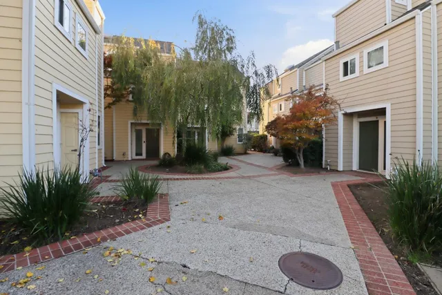 $998,000 | 833 South San Tomas Aquino Road, Unit L, Campbell, CA 95008