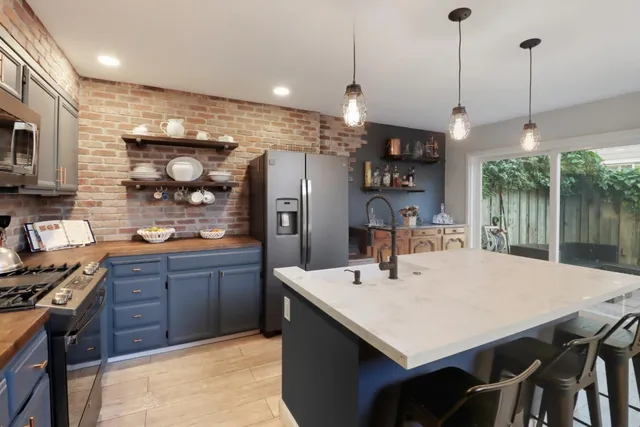 $998,000 | 833 South San Tomas Aquino Road, Unit L, Campbell, CA 95008