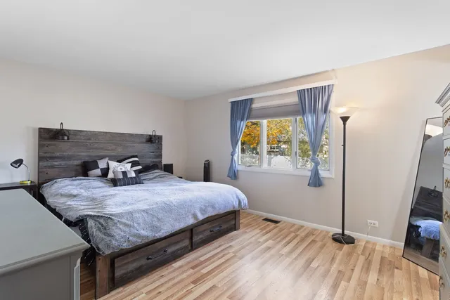 $424,900 | 1031 Conrad Court, Elk Grove Village, IL 60007