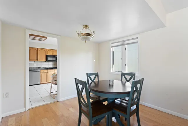 $424,900 | 1031 Conrad Court, Elk Grove Village, IL 60007