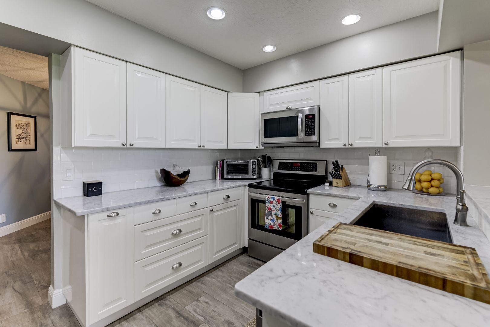 23104 Island View, Unit 4 Boca Raton, FL 33433 - Photo 15 of 35 Kitchen