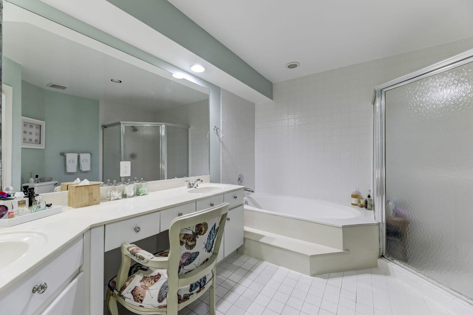 23104 Island View, Unit 4 Boca Raton, FL 33433 - Photo 21 of 35 Master Bath