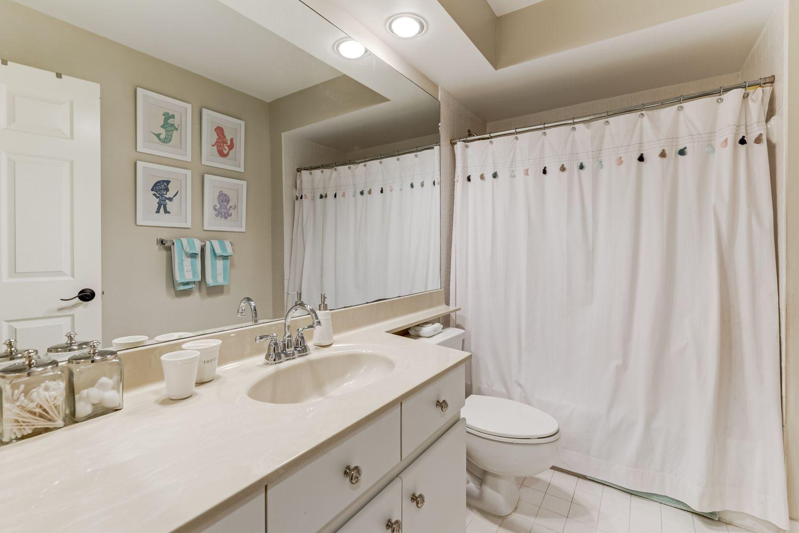 23104 Island View, Unit 4 Boca Raton, FL 33433 - Photo 25 of 35 Full Bath