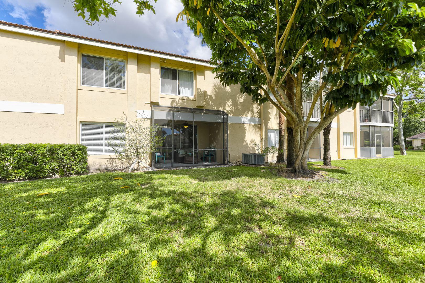 23104 Island View, Unit 4 Boca Raton, FL 33433 - Photo 32 of 35 Exterior Back