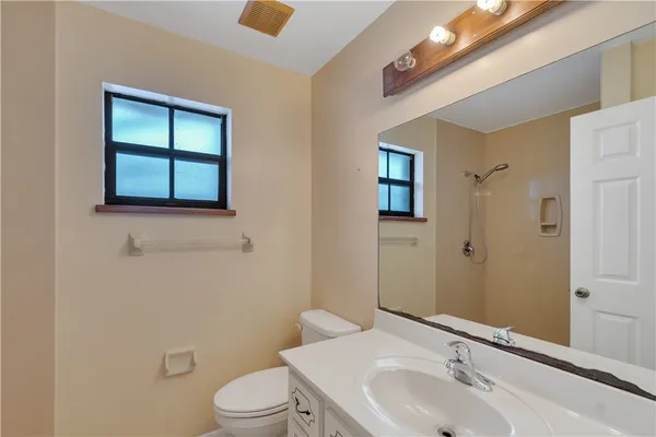 $495,000 | 855 29th Court, Vero Beach, FL 32960
