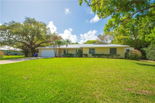 $495,000 | 855 29th Court, Vero Beach, FL 32960