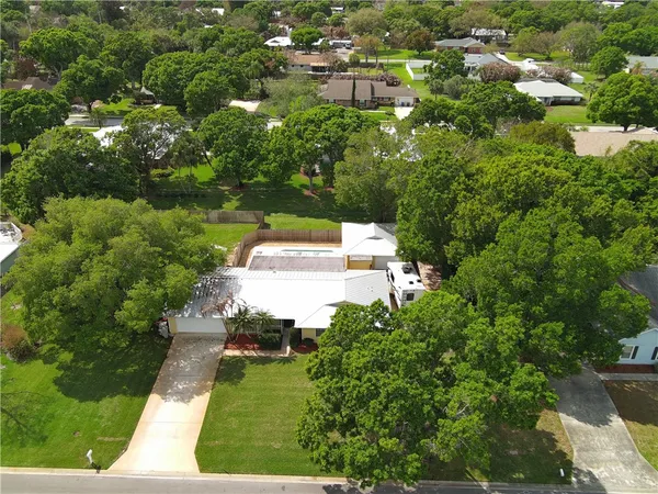 $495,000 | 855 29th Court, Vero Beach, FL 32960