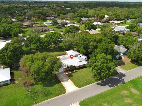 $495,000 | 855 29th Court, Vero Beach, FL 32960