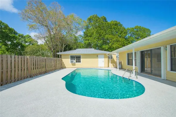 $495,000 | 855 29th Court, Vero Beach, FL 32960
