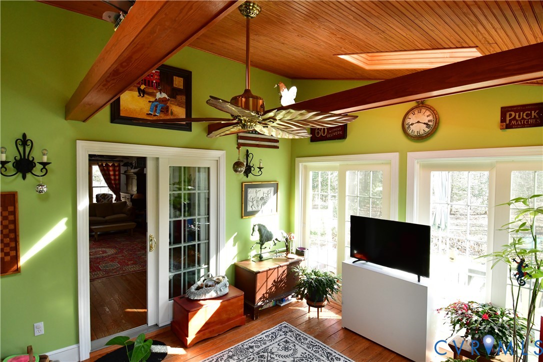 9101 Woodpecker Road Chesterfield, VA 23838 - Photo 15 of 50 Sunroom featuring a skylight