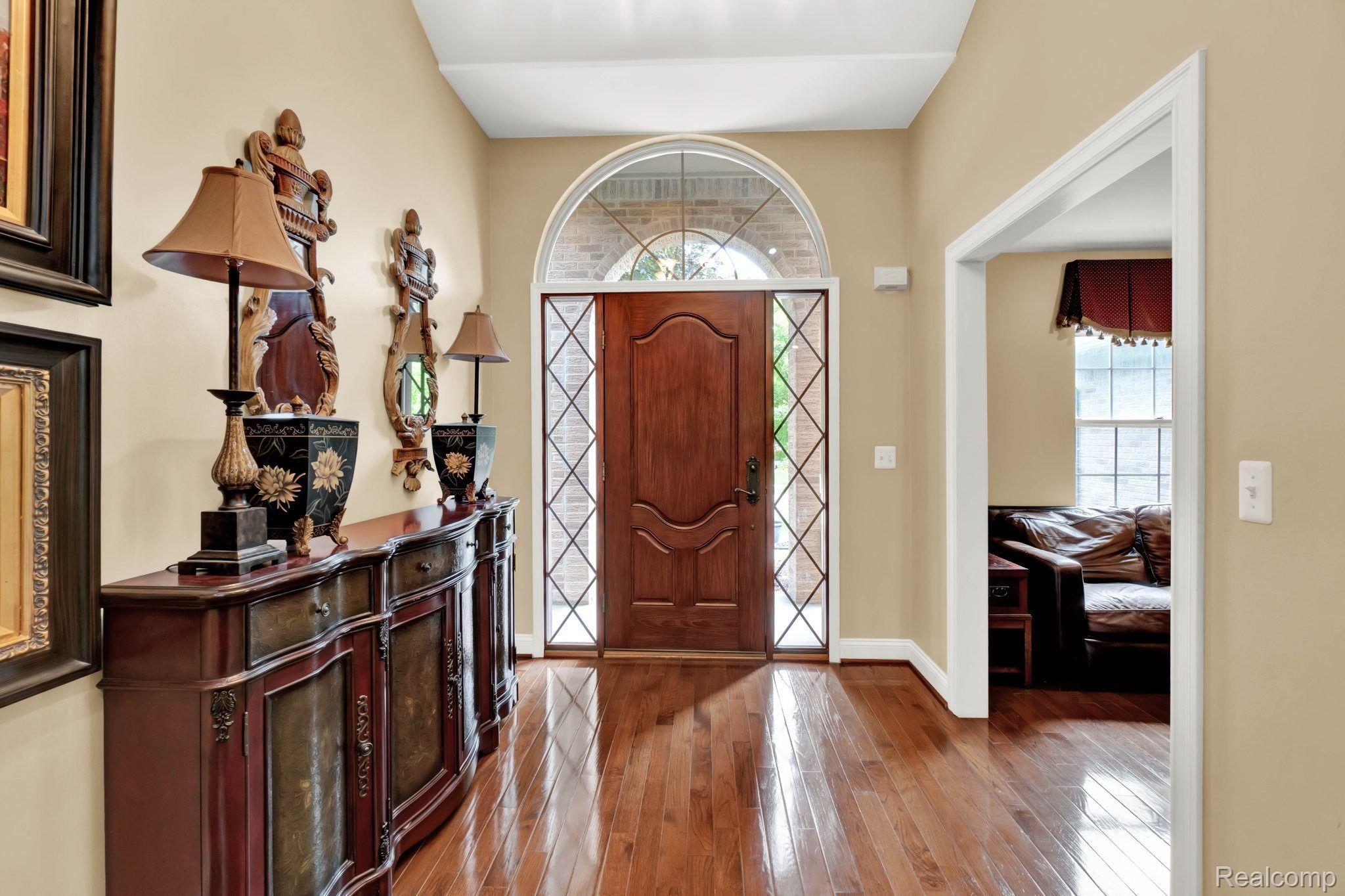 109 Chestnut Ridge Walled Lake, MI 48390 - Photo 17 of 54 Gallery Image 17