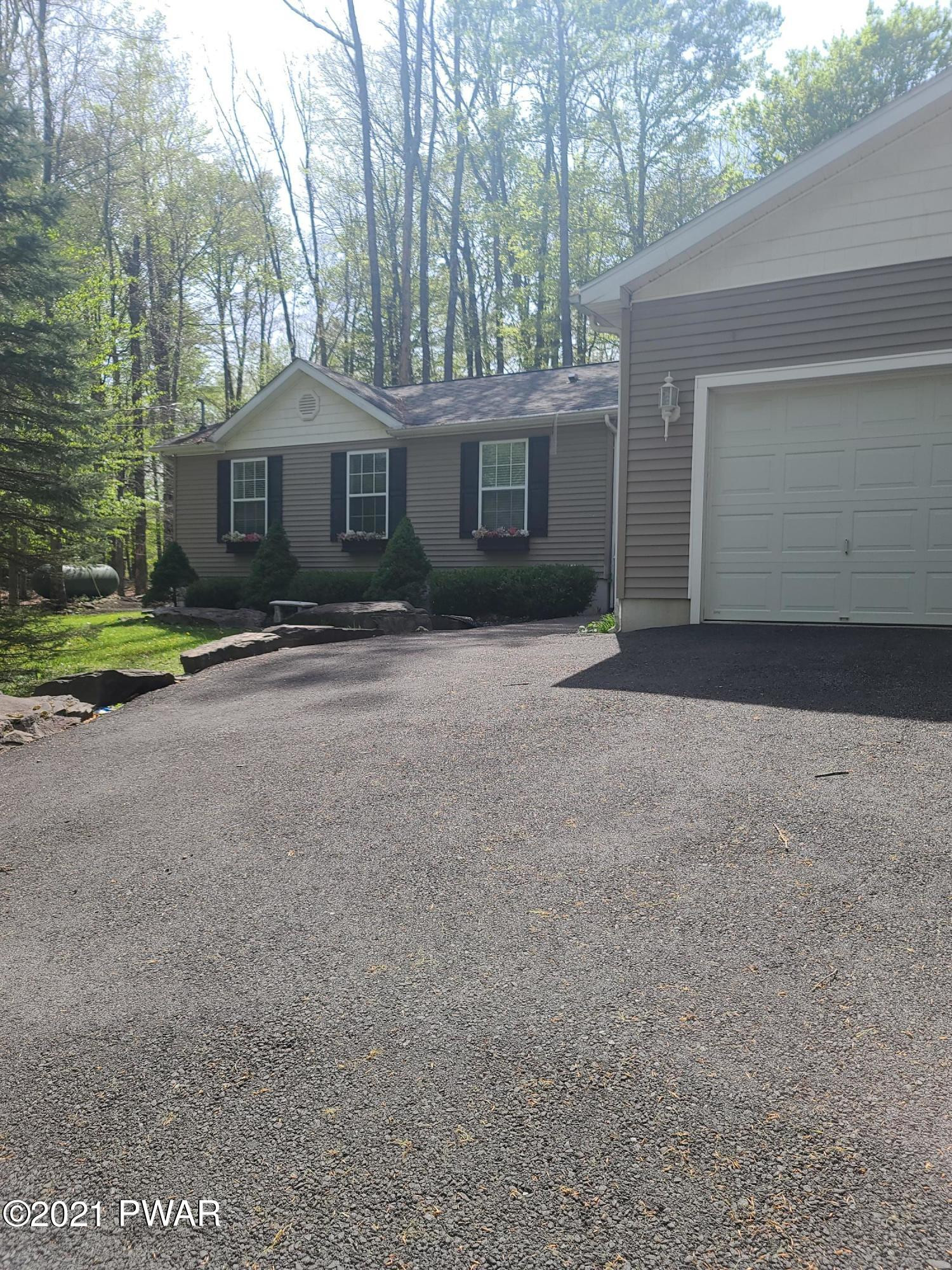 112 Lake View Road Greentown, PA 18426 - Photo 2 of 63