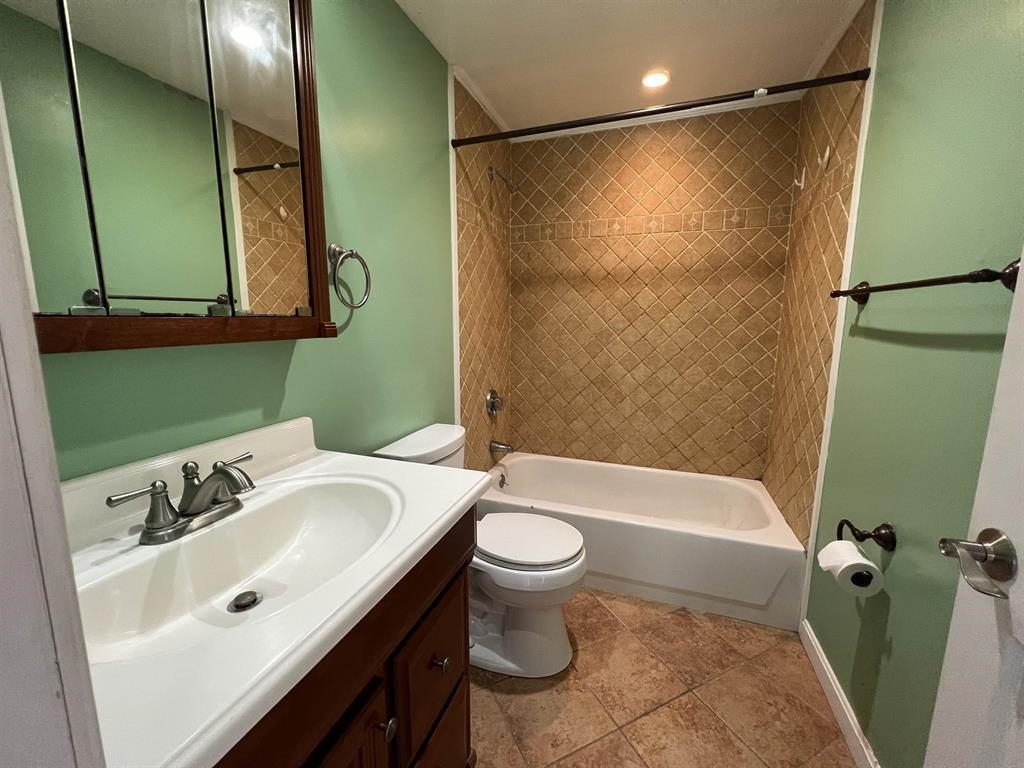 4 Brookside Drive, Unit 11 Exeter, NH 03833 - Photo 11 of 11