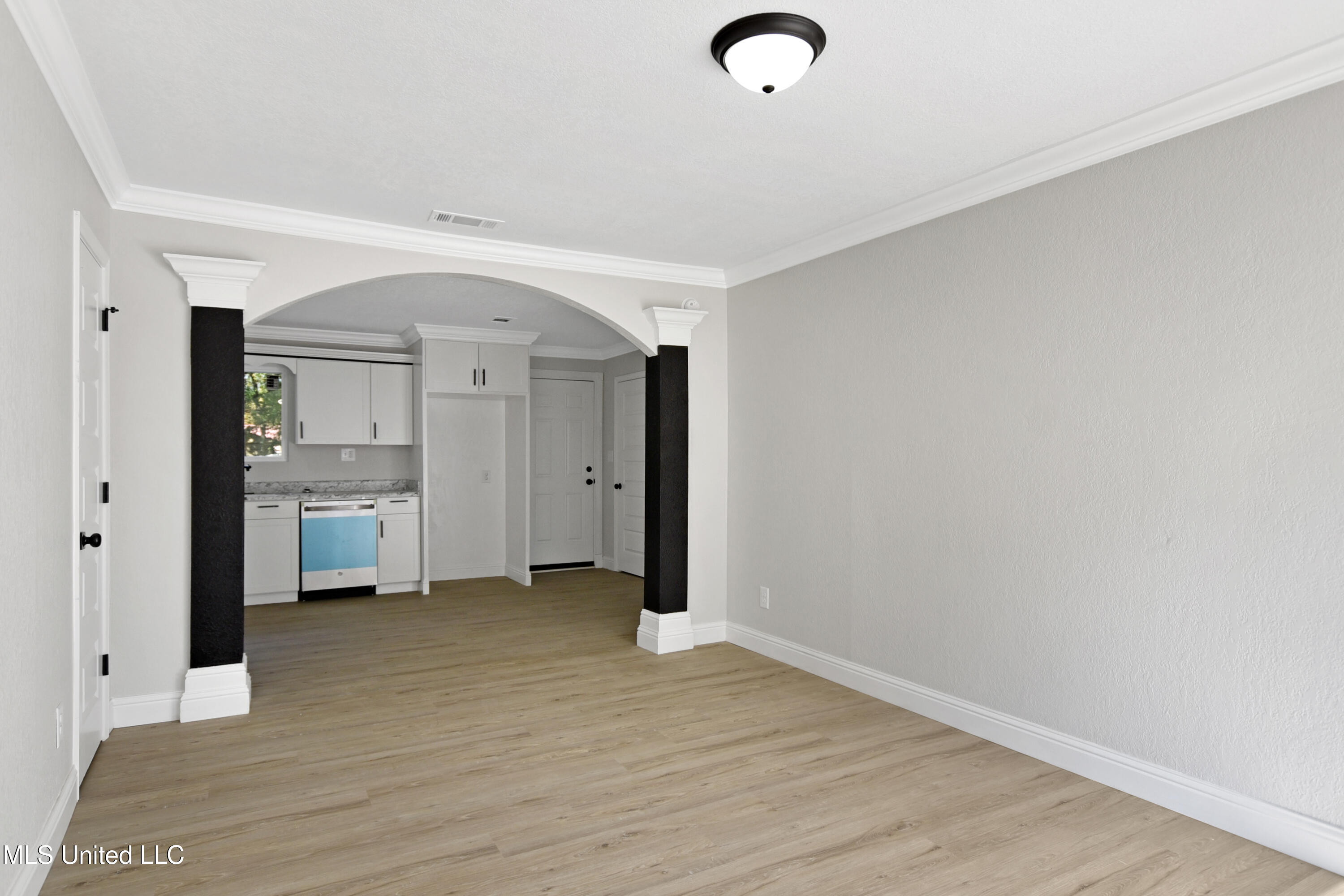 5659 Rose Drive Moss Point, MS 39563 - Photo 3 of 14 dsc_0016-dsc_0018