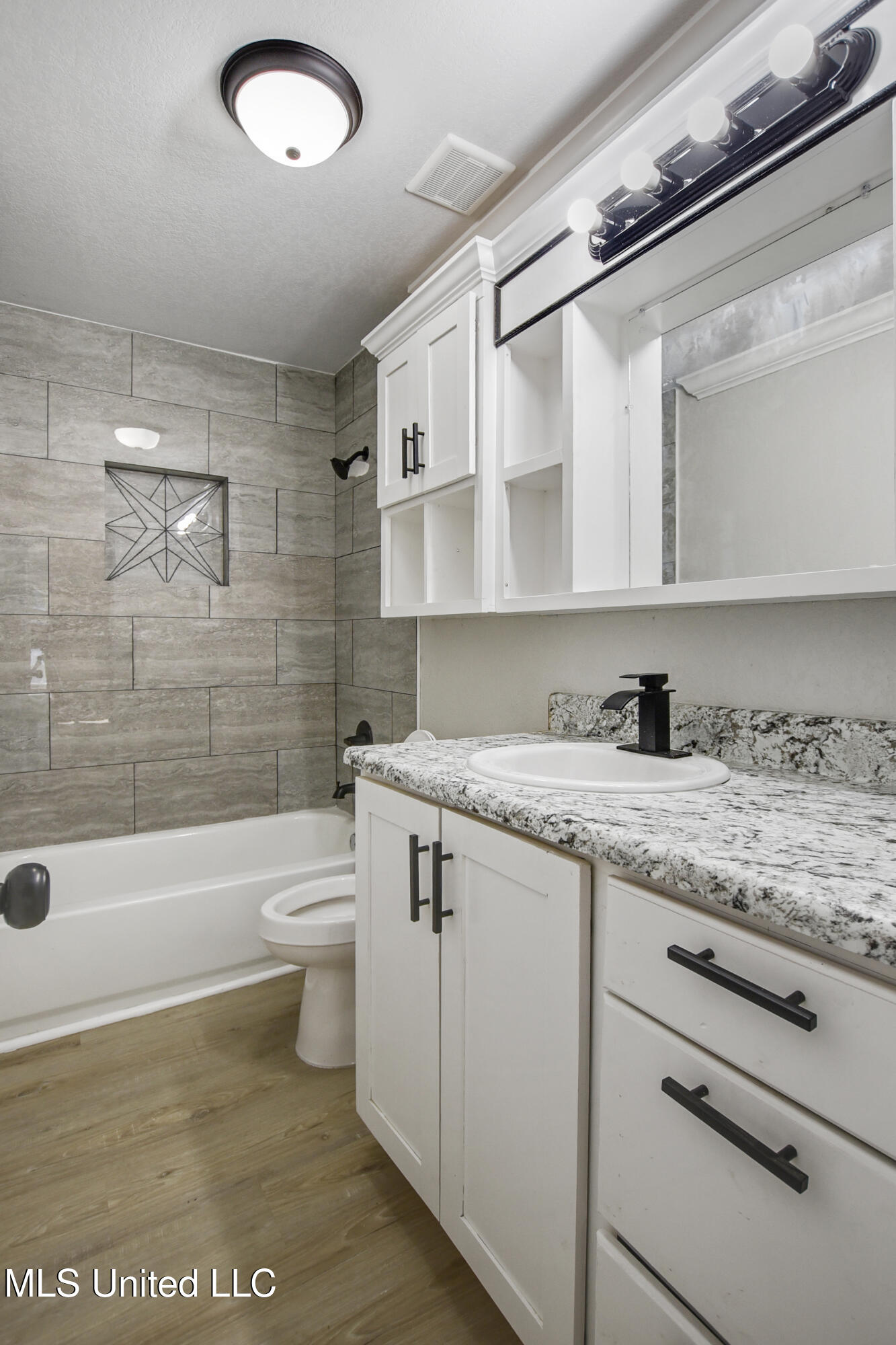 5659 Rose Drive Moss Point, MS 39563 - Photo 8 of 14 dsc_0037-dsc_0039