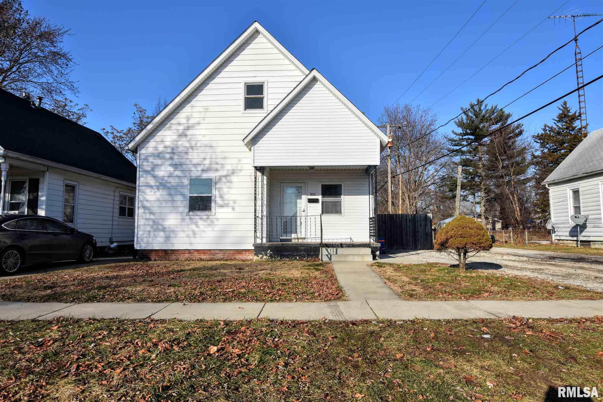 925 West Calhoun Avenue Springfield, IL 62702 - Photo 1 of 45