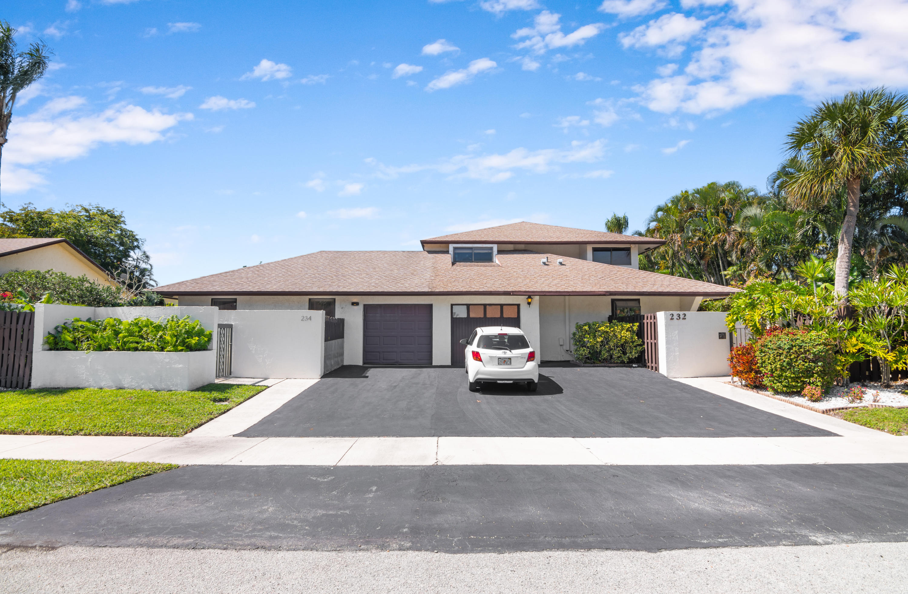 234 Southwest 28th Avenue Delray Beach, FL 33445 - Photo 3 of 32 234 Front