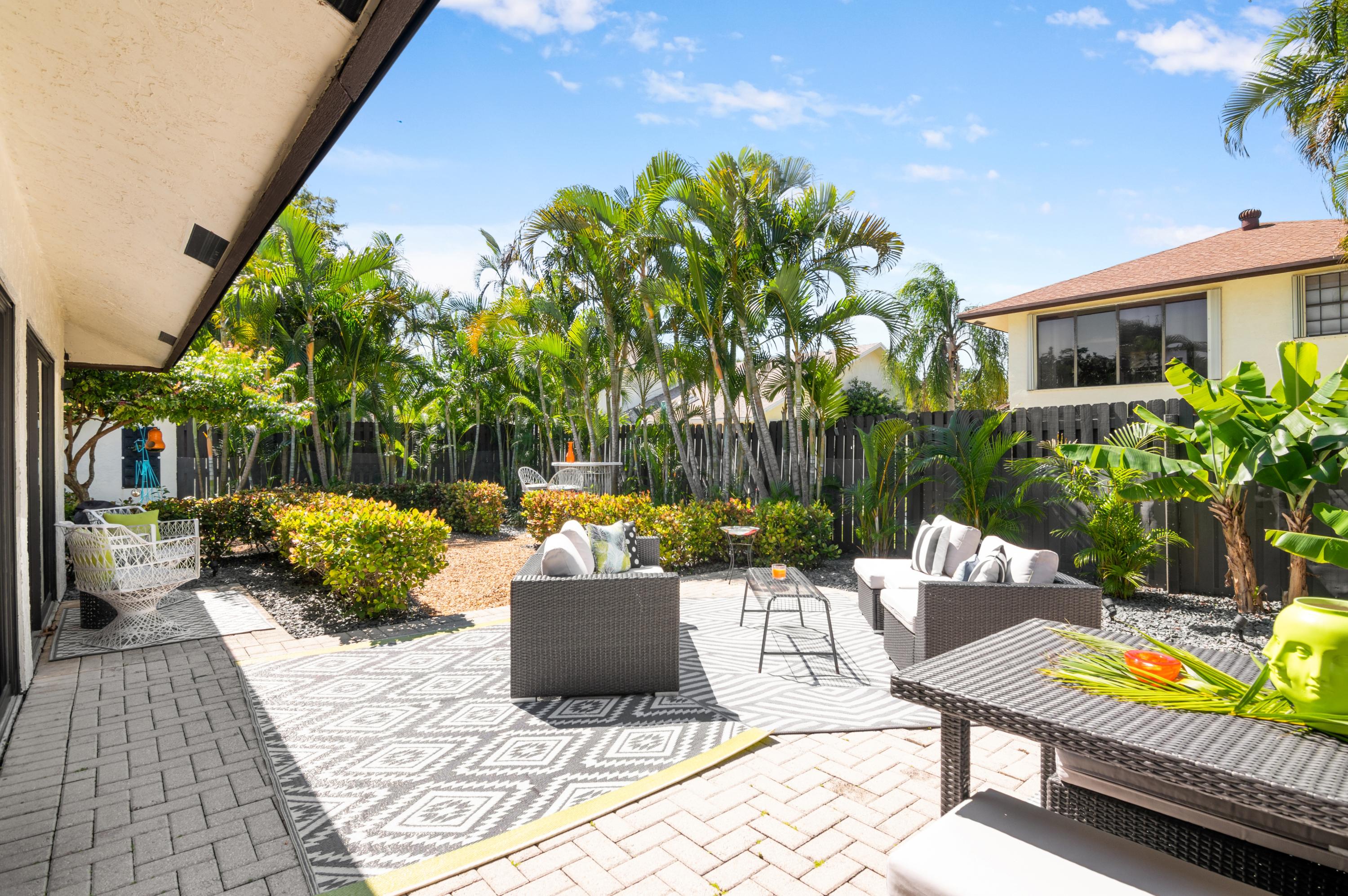 234 Southwest 28th Avenue Delray Beach, FL 33445 - Photo 8 of 32 Back Patio