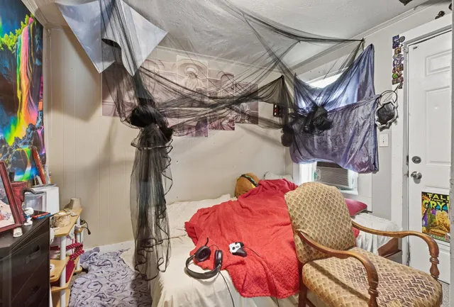 $454,000 | 21 South Street, Manchester, NH 03104