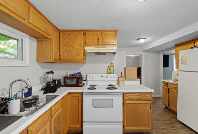 $454,000 | 21 South Street, Manchester, NH 03104