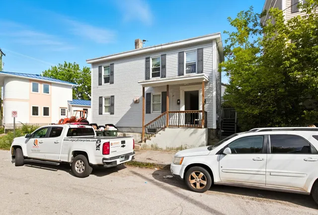 $454,000 | 21 South Street, Manchester, NH 03104