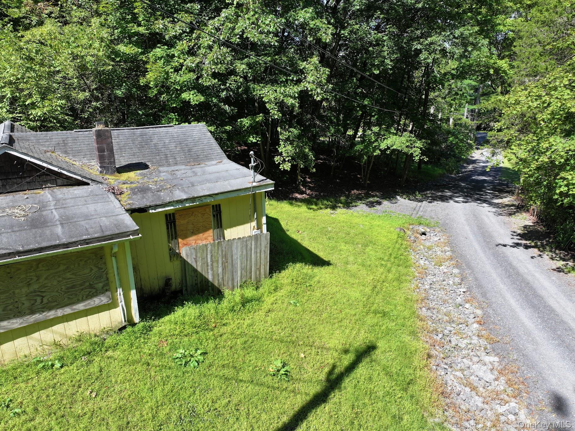 18 Denu Way Rhinecliff, NY 12574 - Photo 6 of 17 a view of a house with a yard