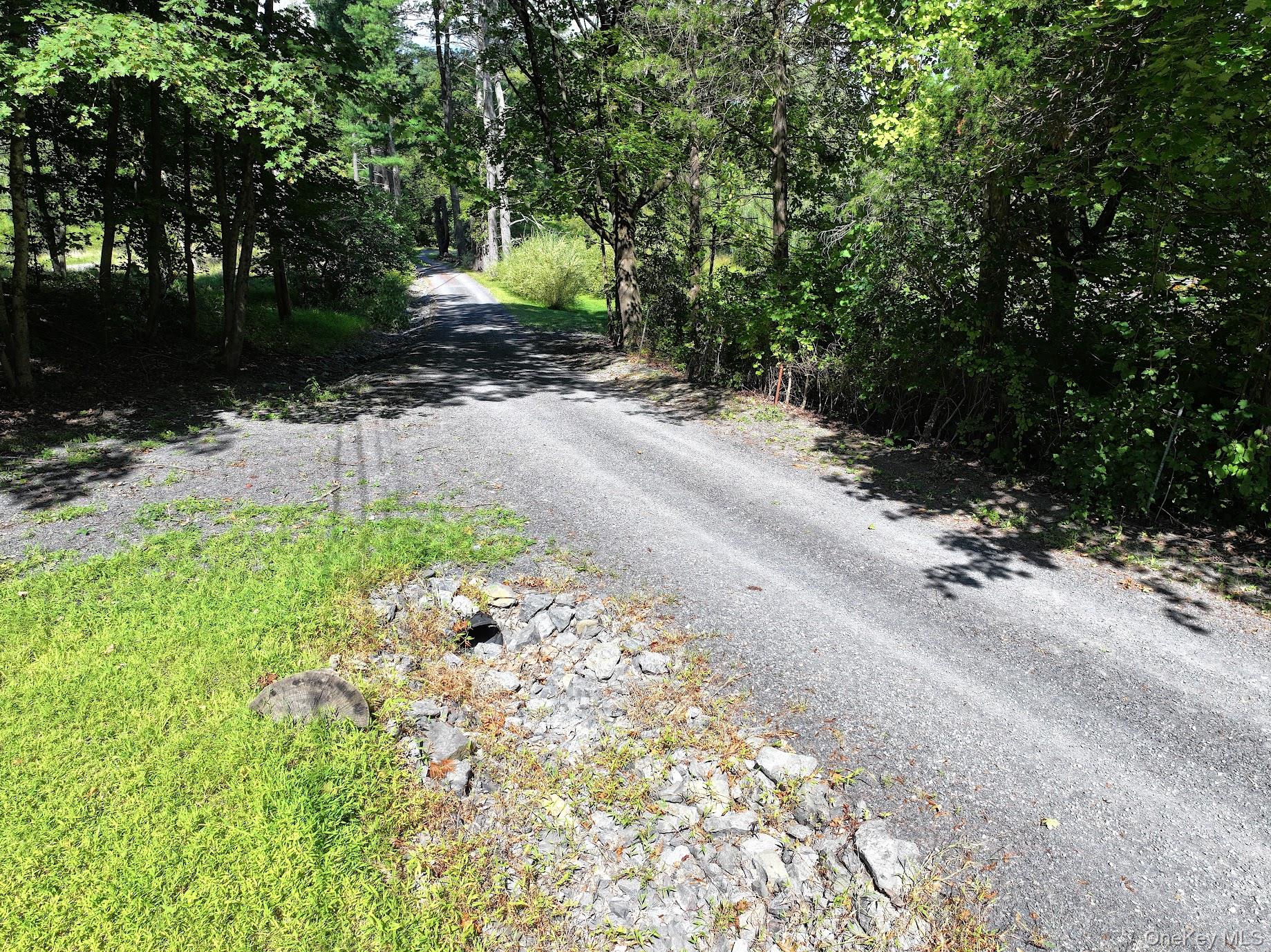 18 Denu Way Rhinecliff, NY 12574 - Photo 8 of 17 a pathway of a yard