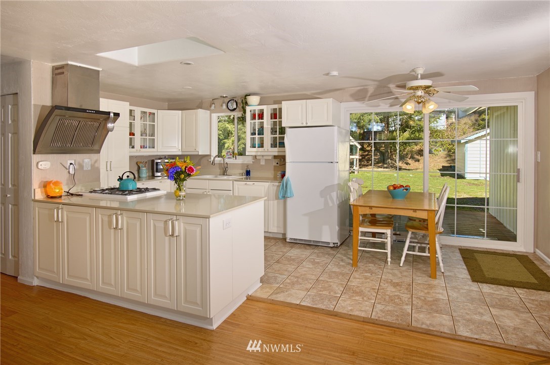 4032 Ridgeway Place Bremerton, WA 98312 - Photo 6 of 17 Gallery Image 6